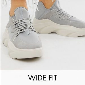 Wide fit director chunky lace up sneakers in grey